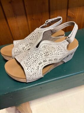 Very G Silver Laser-Cut Slingback Wedge Sandals with Velcro Strap Size 11